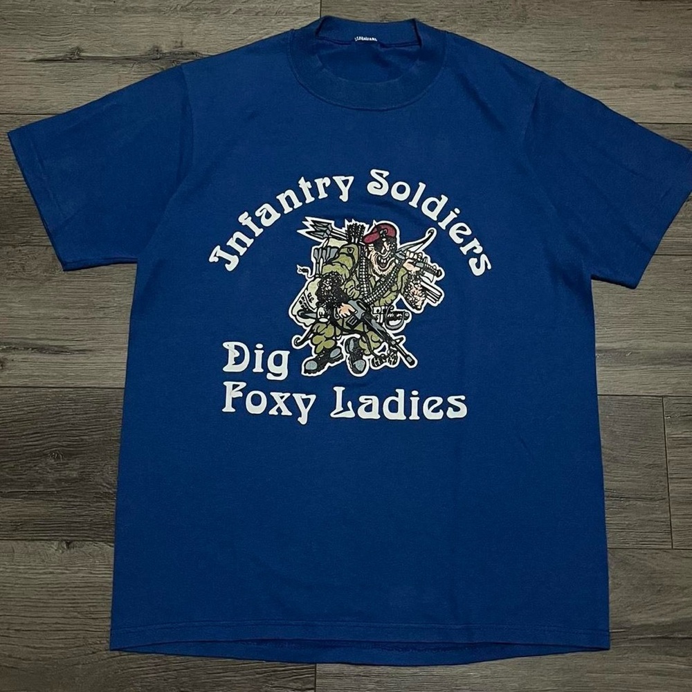 VINTAGE 80s Military Infantry Soldiers Dig Foxy Ladies single stitch Tshirt